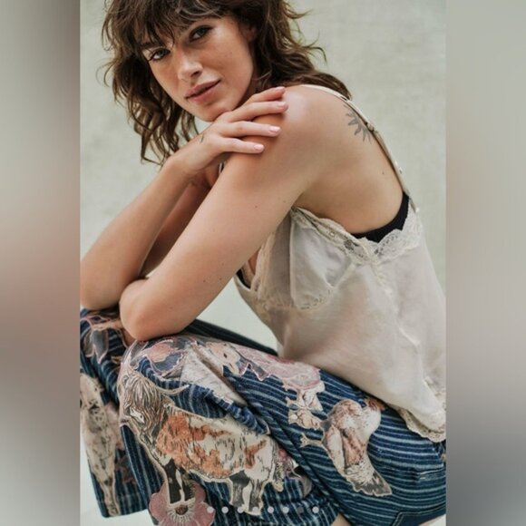 NWT We The Free Farm To Peach Jeans~ Barnyard Blue 🐥 🍑 - Picture 7 of 10